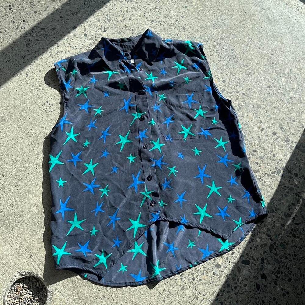 Equipment Femme Women’s XS Top Navy Silk Stars Button Up Sleeveless